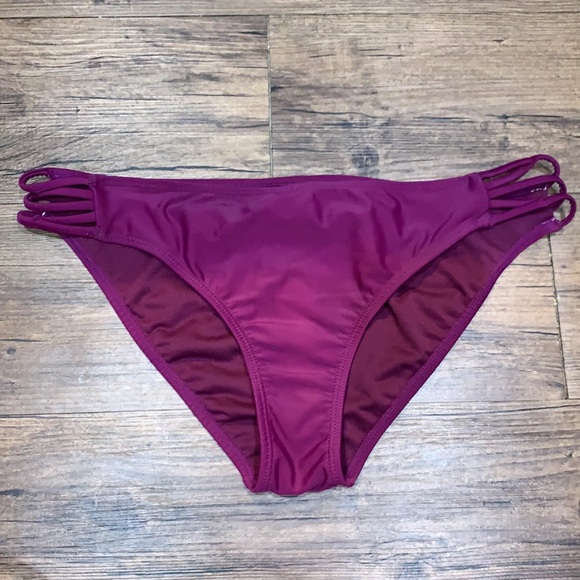 Bathing suit - Picture 2 of 8